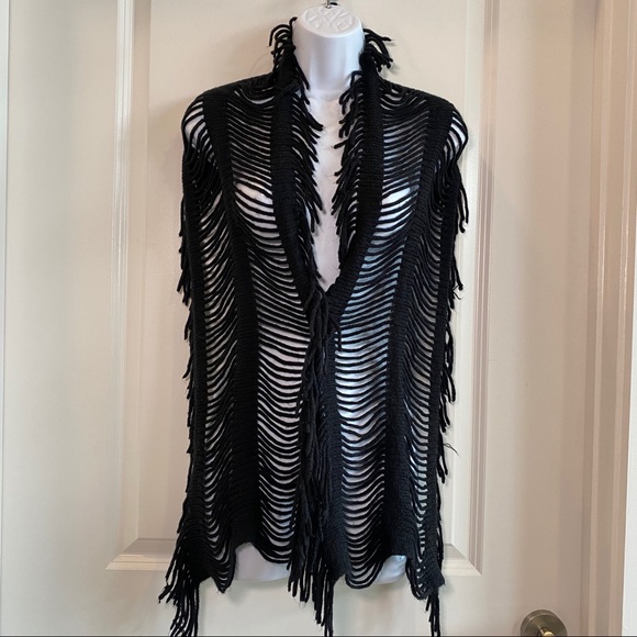 Versatile Wear Black Fringe Scarf O/S - Picture 6 of 10